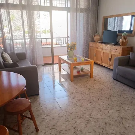 펜션 Comfortable In - 60 M² With Balcony